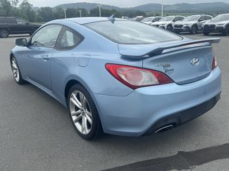 Used 2010 Hyundai Genesis 3.8 RWD video 5