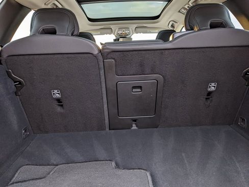 Certified 2025 Volvo XC60 B5 Plus image 27