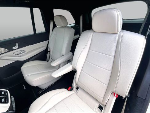 Certified 2025 Mercedes-Benz GLS 450 4MATIC image 21