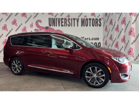 Used 2017 Chrysler Pacifica Limited FWD image 4