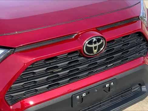 Used 2024 Toyota RAV4 LE image 31