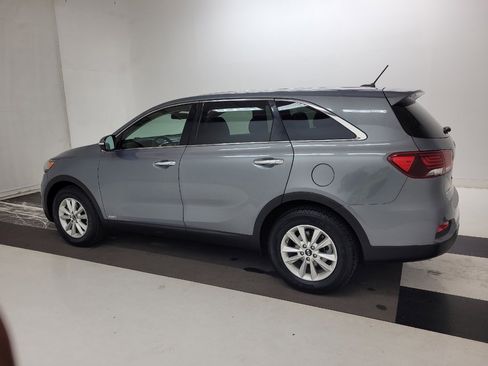 Used 2020 Kia Sorento AWD V6 image 3