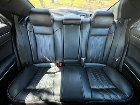 Used 2019 Chrysler 300 S image 25