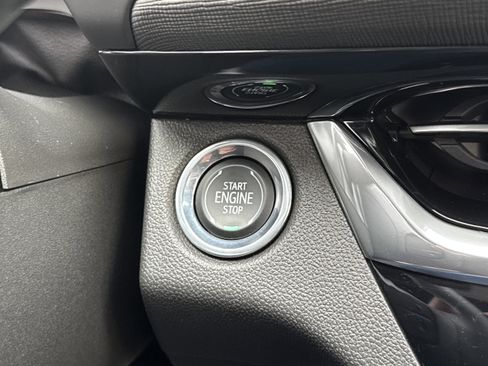 Used 2025 Buick Envista Sport Touring image 18