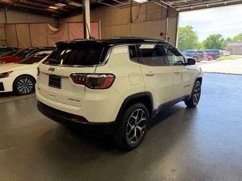 Used 2025 Jeep Compass Limited AWD/4WD image 5