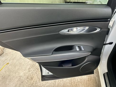 Used 2024 Genesis GV70 2.5T Advanced w/ Advanced Package image 29