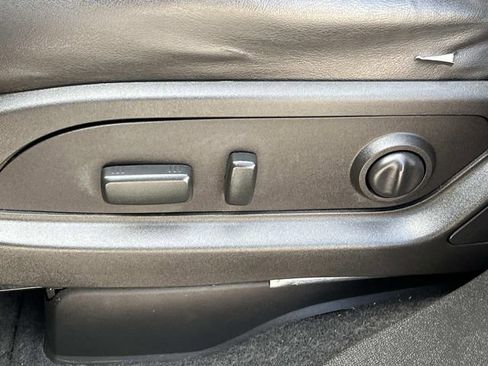 Used 2015 Chevrolet Traverse LT image 30