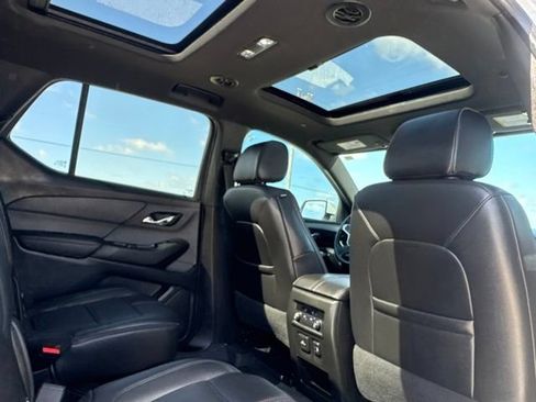 Used 2023 Chevrolet Traverse RS w/ LPO, Floor Liner Package AWD/4WD image 10