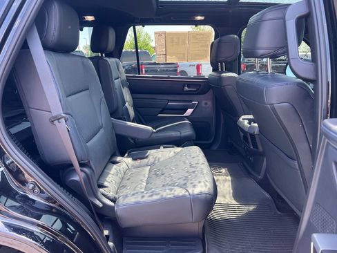 Used 2024 Toyota Sequoia Platinum AWD/4WD image 39