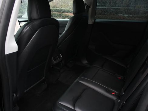 Used 2022 Tesla Model Y Performance image 23