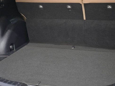 Used 2013 Toyota RAV4 LE image 9