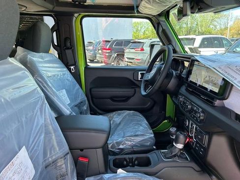 New 2025 Jeep Gladiator Willys image 31