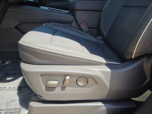 Used 2026 Chevrolet Tahoe Premier AWD/4WD image 28