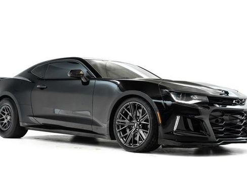 Used 2018 Chevrolet Camaro ZL1 RWD image 6