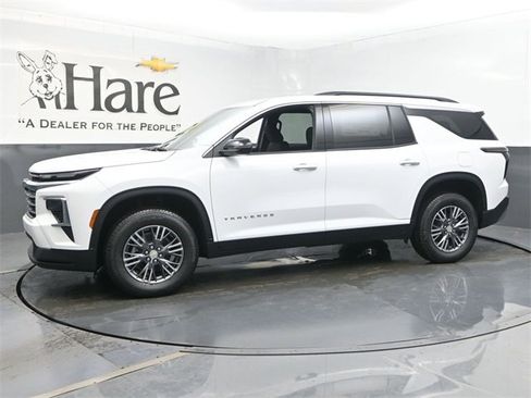 New 2026 Chevrolet Traverse LT w/ LPO, Floor Liner Package image 11