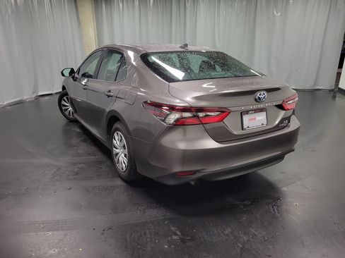 Used 2022 Toyota Camry LE FWD image 6