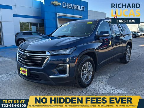 Used 2023 Chevrolet Traverse LT AWD/4WD image 1