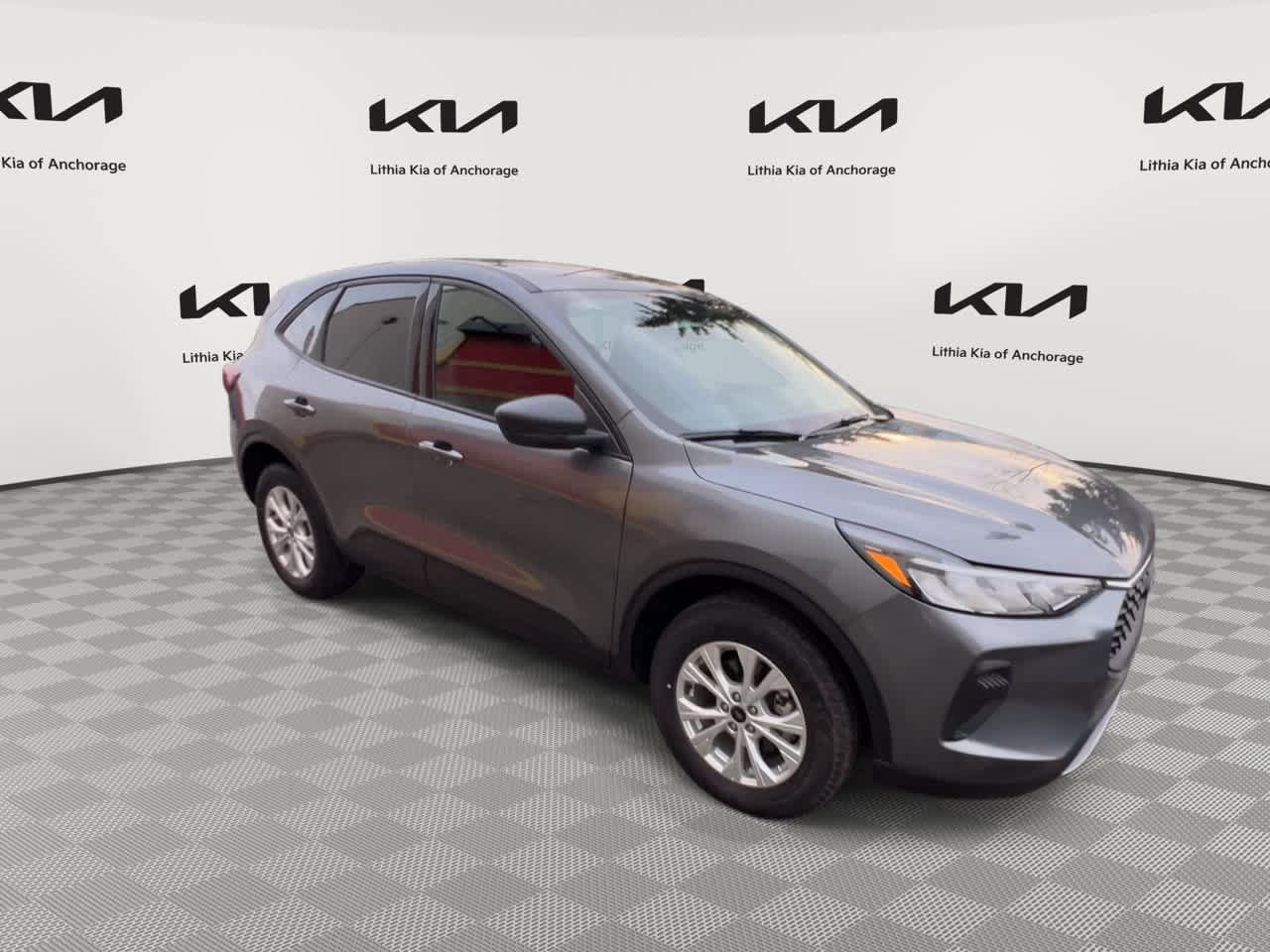 Used 2025 Ford Escape Active AWD/4WD image 3
