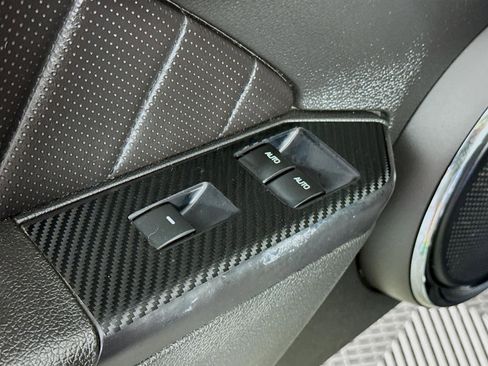 Used 2014 Ford Mustang Premium image 17