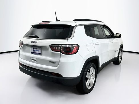 Used 2022 Jeep Compass Latitude w/ Sun and Sound Group FWD image 5
