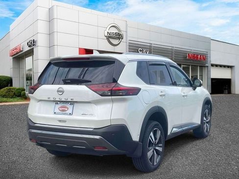 Used 2023 Nissan Rogue SL w/ SL Premium Package image 6