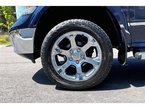 Used 2013 RAM 1500 Laramie w/ Convenience Group AWD/4WD image 9