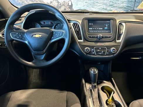 Used 2017 Chevrolet Malibu LS FWD image 3