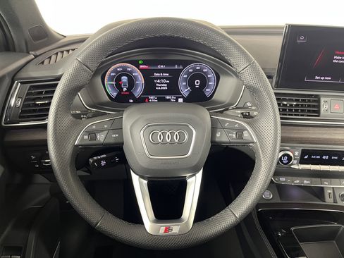 Certified 2025 Audi Q5 e Premium Plus w/ Premium Plus Package AWD/4WD image 12