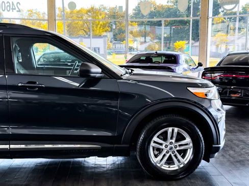 Used 2023 Ford Explorer XLT image 19