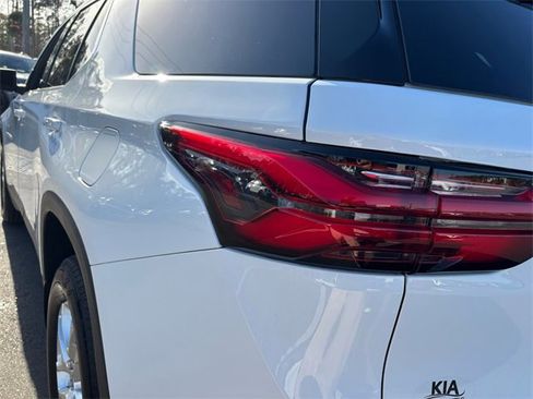 Used 2023 Chevrolet Traverse LS w/ Safety Package image 10