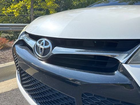 Used 2016 Toyota Camry SE FWD image 5