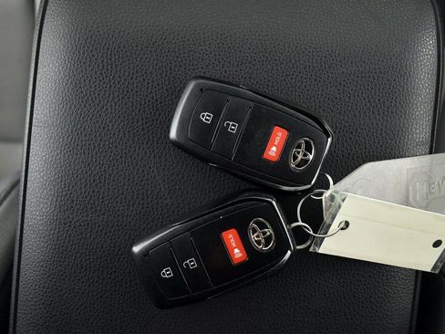 Certified 2025 Toyota Tacoma TRD Sport image 36