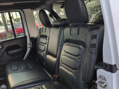 Used 2024 Jeep Wrangler Unlimited AWD/4WD image 13