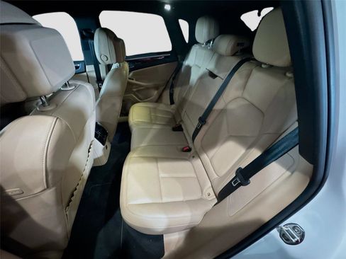 Used 2020 Porsche Macan S image 12