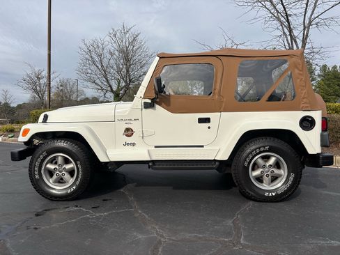 Used 1998 Jeep Wrangler Sahara image 2