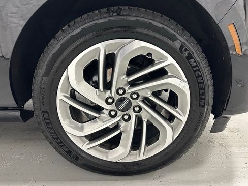 Used 2025 Lincoln Navigator Reserve image 68