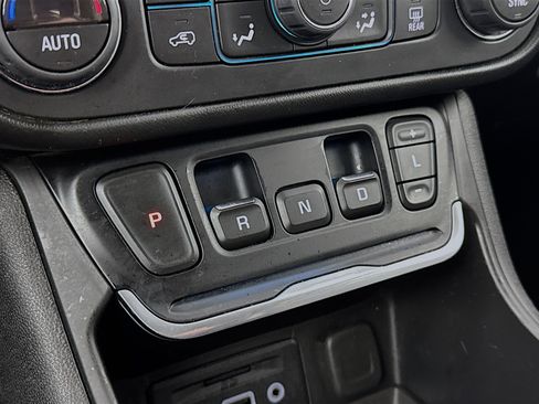 Used 2018 GMC Terrain SLT w/ Preferred Package image 17