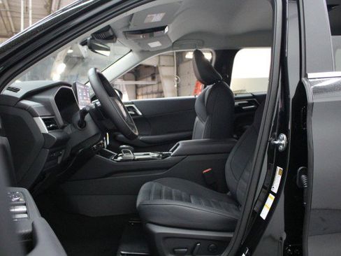 New 2026 Mitsubishi Outlander SE image 6