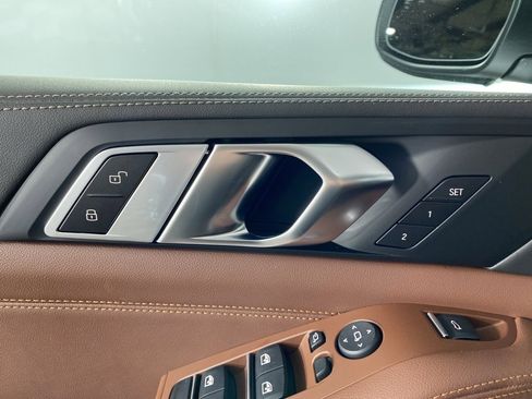 New 2026 BMW X5 xDrive50e w/ Premium Package image 9