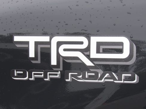 Certified 2025 Toyota Tacoma TRD Off-Road AWD/4WD image 12