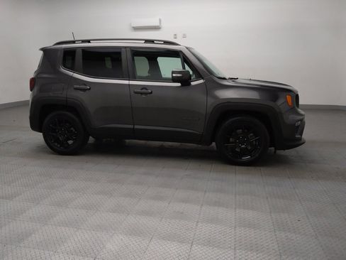Used 2019 Jeep Renegade Altitude w/ UConnect 8.4 Nav Group image 11