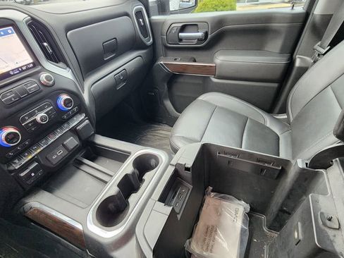 Used 2021 GMC Sierra 2500 SLT w/ SLT Preferred Package image 22