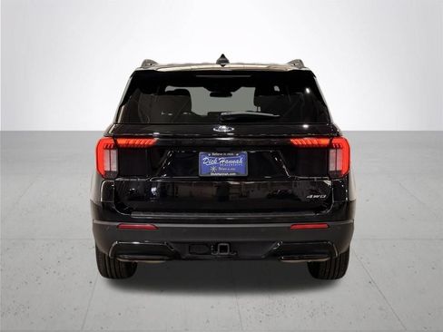 Certified 2025 Ford Explorer ST-Line AWD/4WD image 12