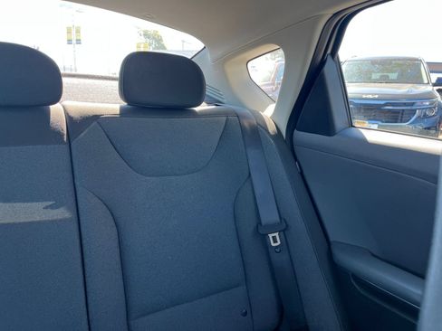 Used 2025 Kia K4 FWD image 38
