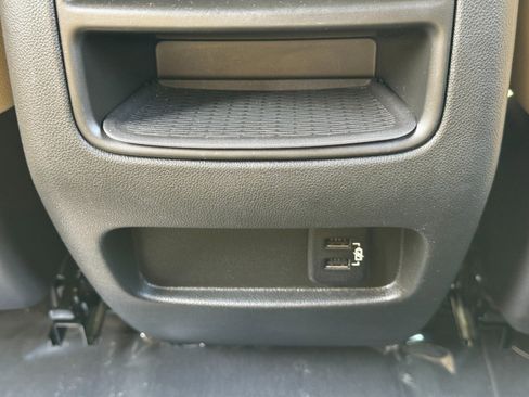 Used 2017 Cadillac XT5 FWD image 29