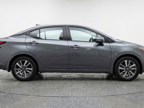 Used 2025 Nissan Versa SV image 11