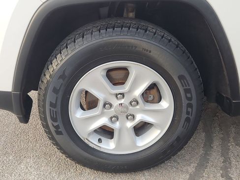 Used 2016 Jeep Grand Cherokee Laredo w/ Quick Order Package 23E image 7