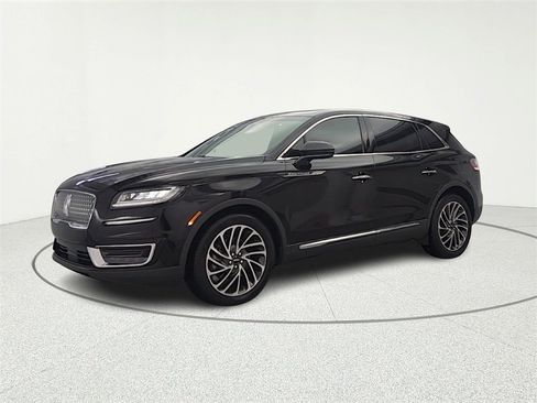 Used 2019 Lincoln Nautilus Reserve image 3