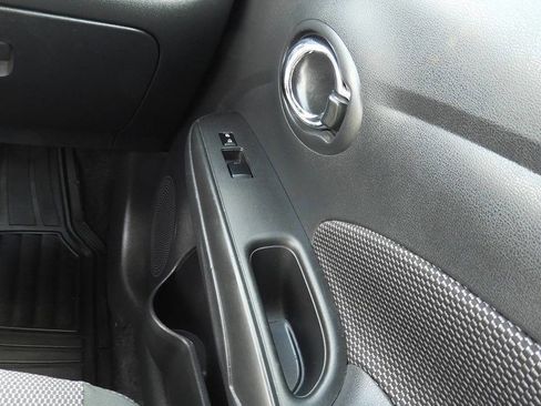 Used 2019 Nissan Versa SV FWD image 30