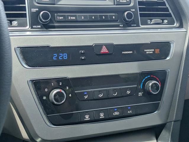 Used 2015 Hyundai Sonata SE FWD image 13